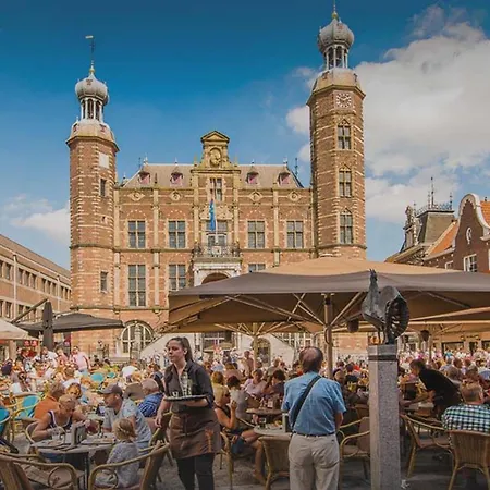 Verrassende Ruime Stadswoning Nabij Station, Centrum Met Unieke Tuin. Villa *