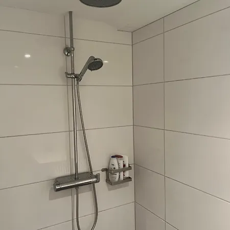 Verrassende Ruime Stadswoning Nabij Station, Centrum Met Unieke Tuin. Villa *