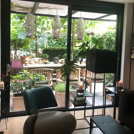 Verrassende Ruime Stadswoning Nabij Station, Centrum Met Unieke Tuin. * Venlo