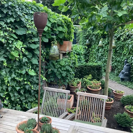 Verrassende Ruime Stadswoning Nabij Station, Centrum Met Unieke Tuin. Villa Venlo